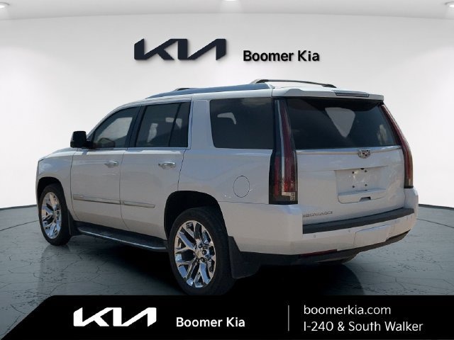 Used 2016 Cadillac Escalade Luxury AWD/4WD image 7