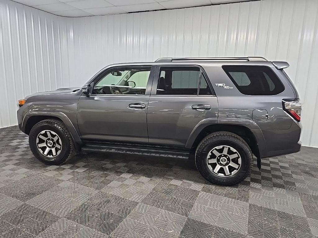 Used 2021 Toyota 4Runner TRD Off-Road Premium w/ Moonroof Package AWD/4WD image 4