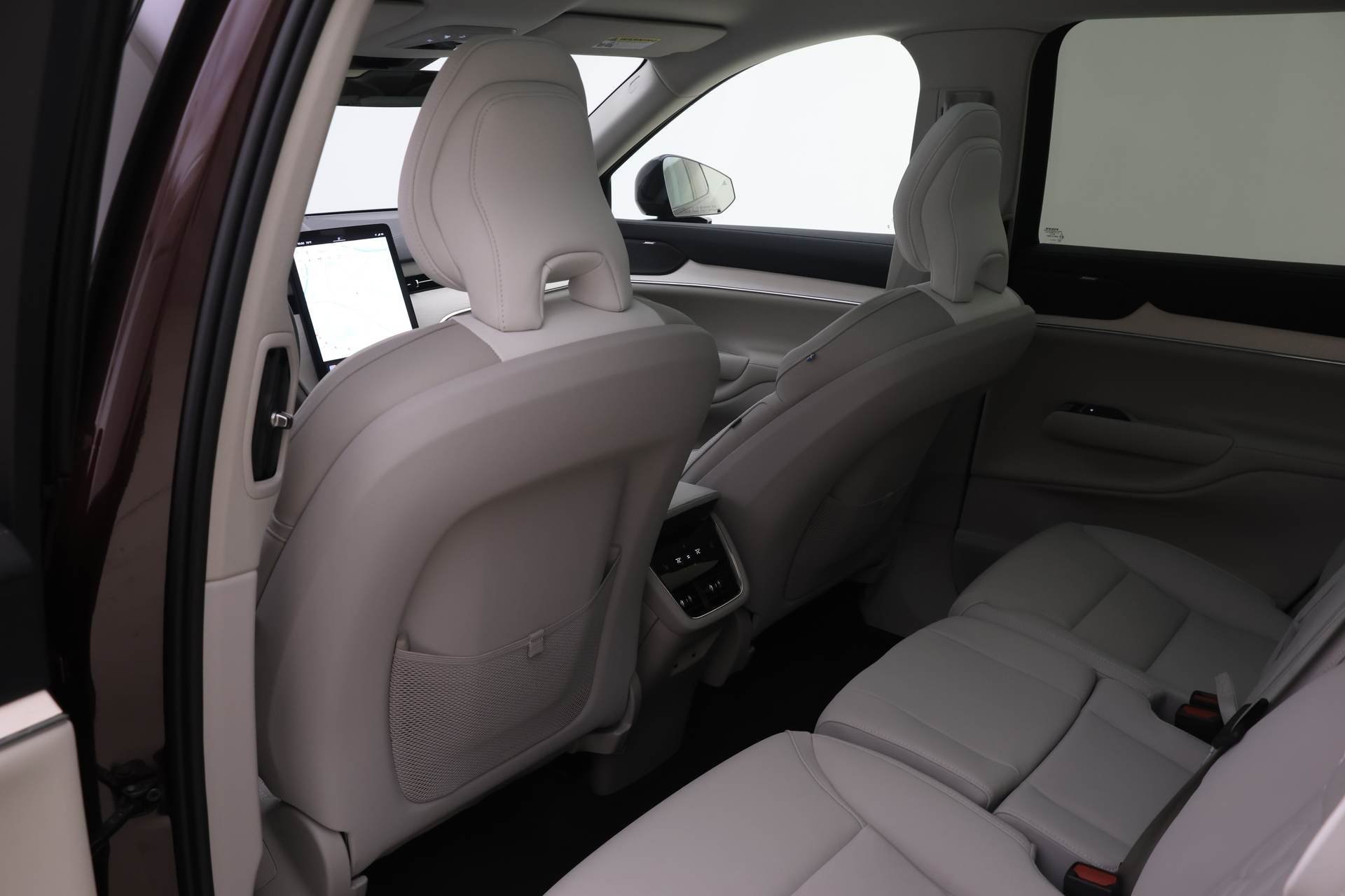 New 2025 Volvo EX90 Plus image 11