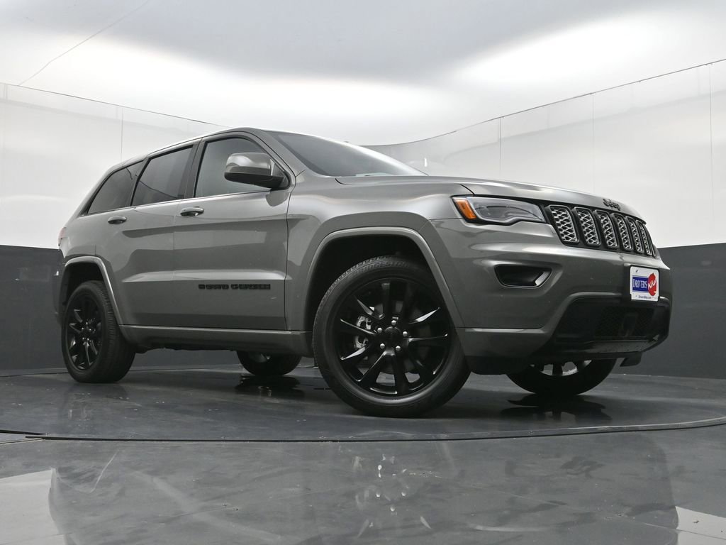Used 2022 Jeep Grand Cherokee Laredo X RWD image 24