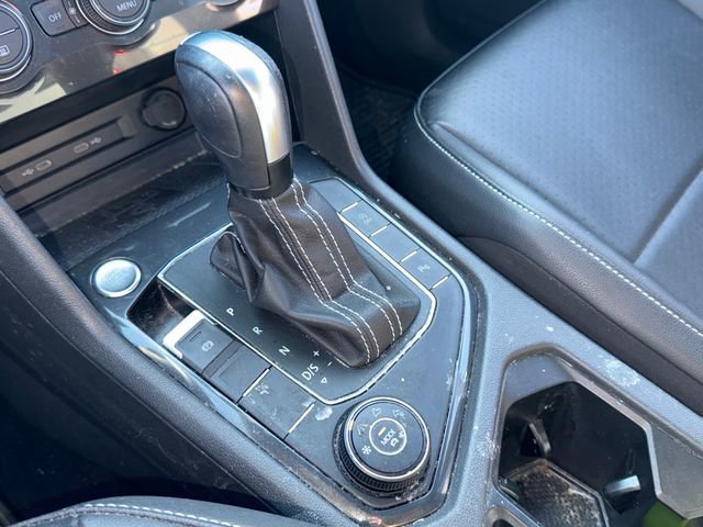 Used 2021 Volkswagen Tiguan SE image 34