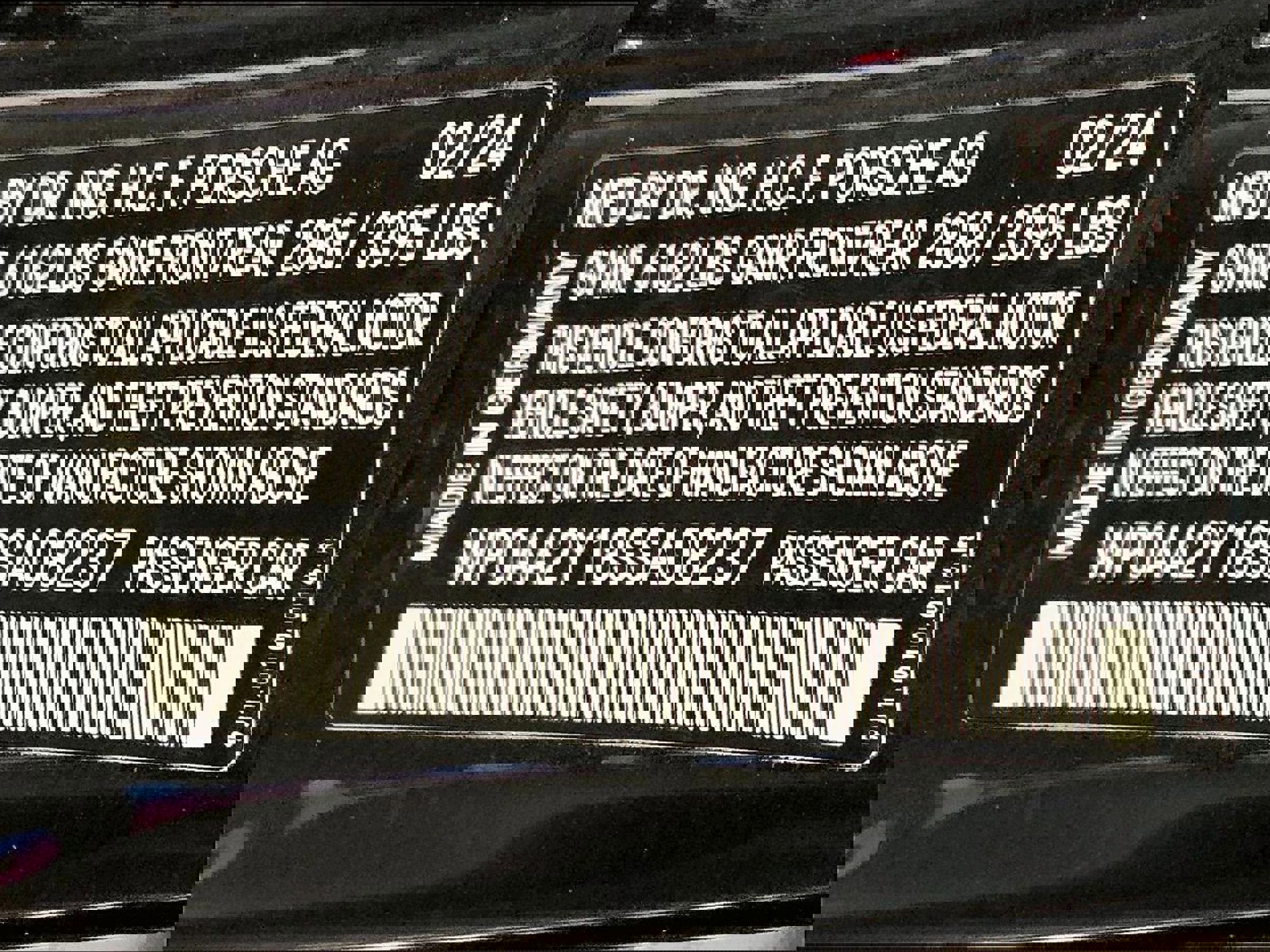 Used 2025 Porsche Taycan image 32