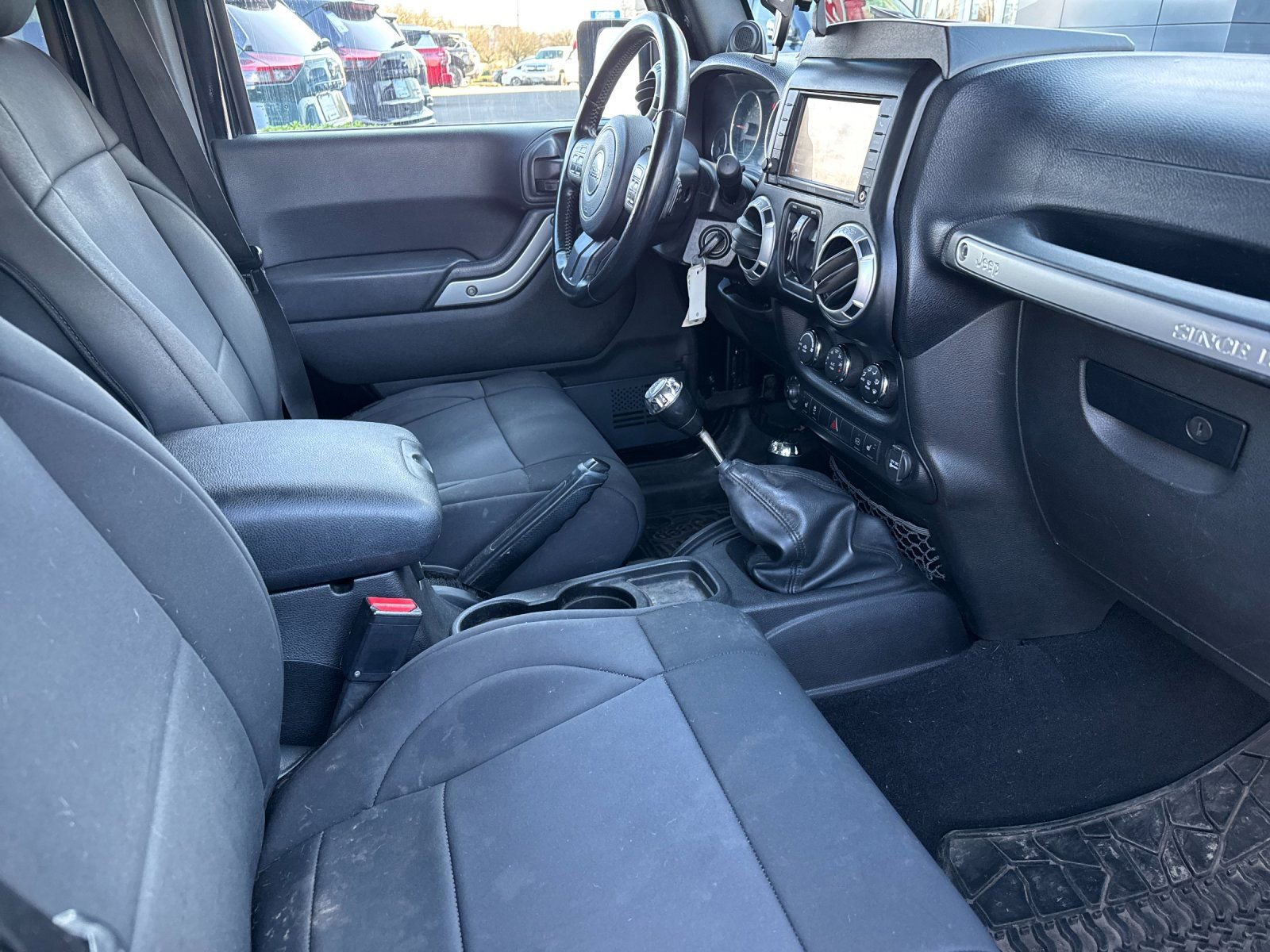 Used 2012 Jeep Wrangler Unlimited Rubicon w/ Dual Top Group AWD/4WD image 16