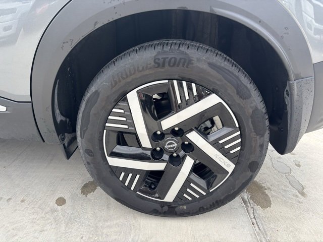 Used 2025 Nissan Kicks SV image 8