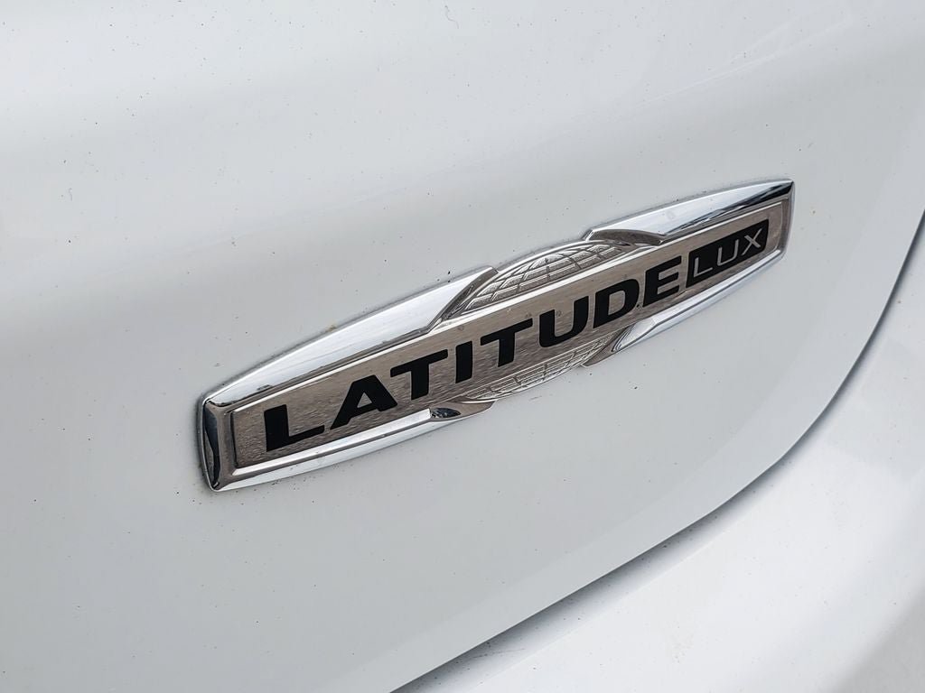 Used 2023 Jeep Compass Latitude AWD/4WD image 29