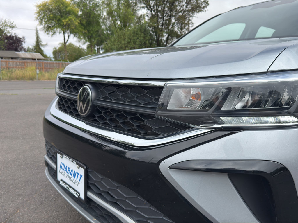 Used 2024 Volkswagen Taos S FWD image 4