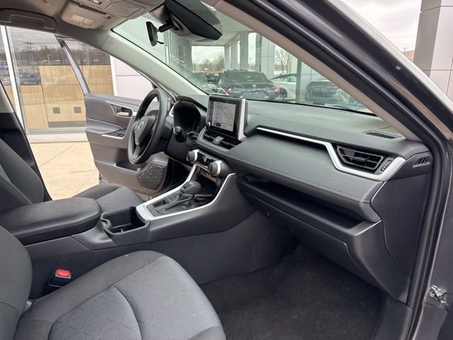 Used 2025 Toyota RAV4 XLE AWD/4WD image 31