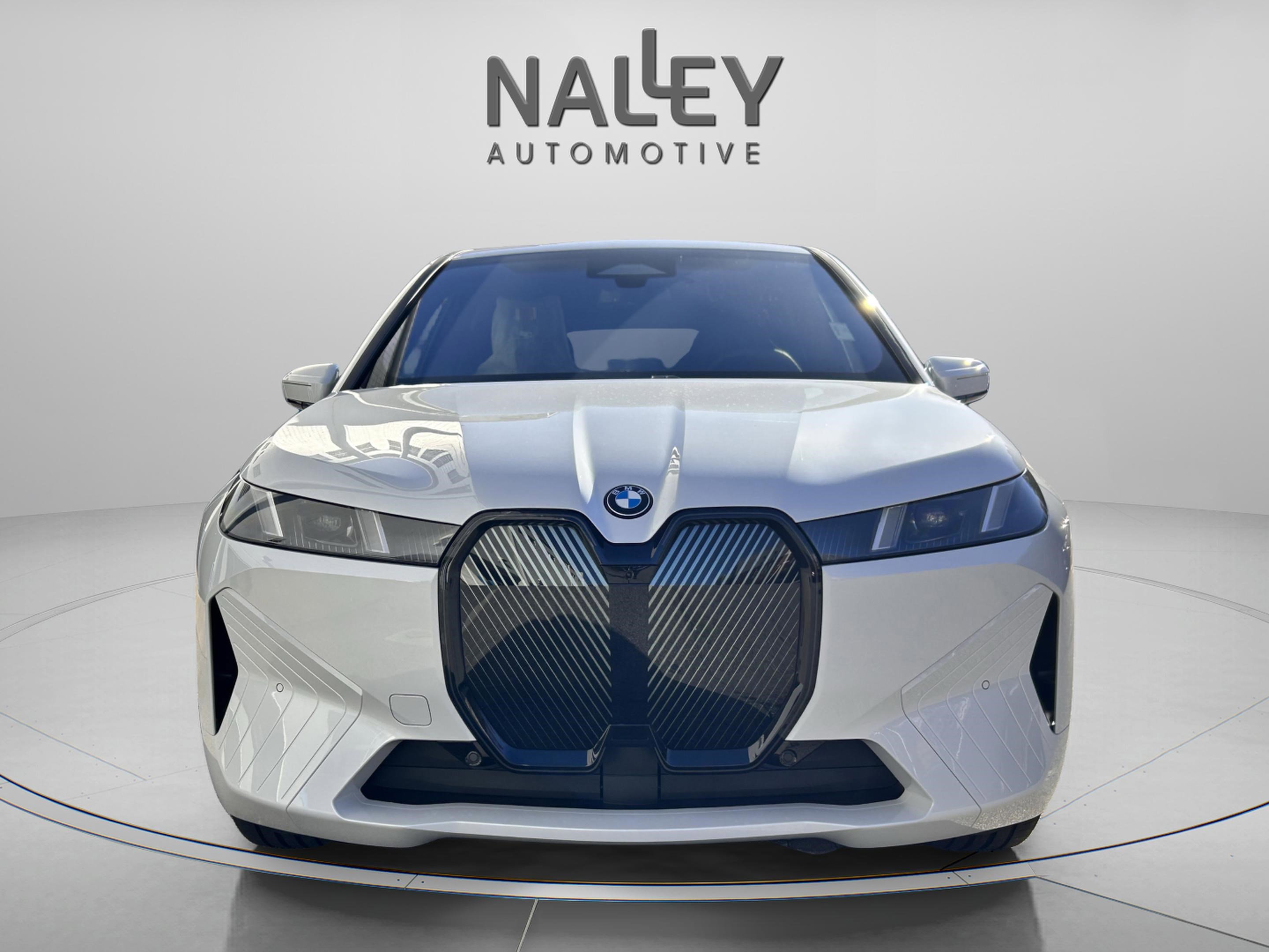 Used 2026 BMW iX xDrive45 w/ Premium Package image 7