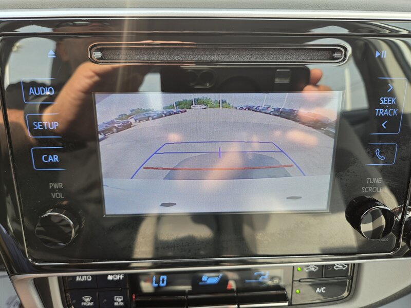 Used 2019 Toyota Corolla LE FWD image 20