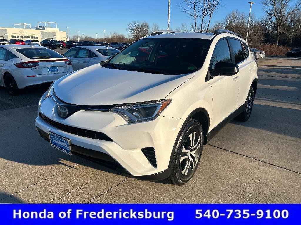 Used 2017 Toyota RAV4 LE image 2