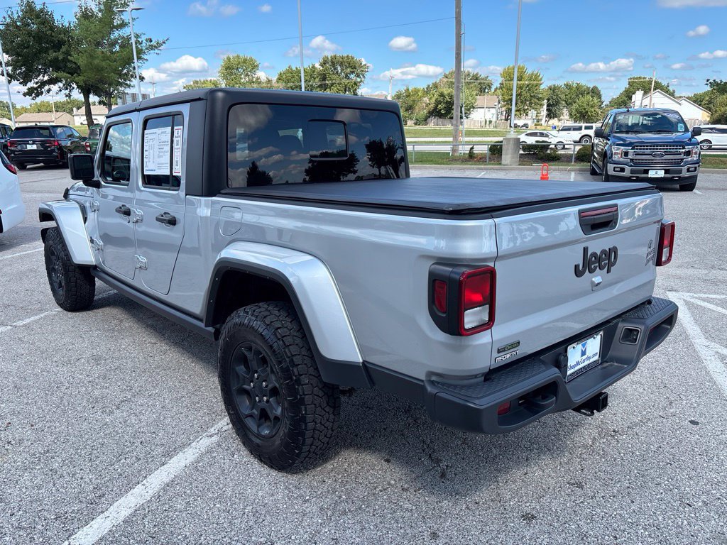 Used 2023 Jeep Gladiator Sport AWD/4WD image 6