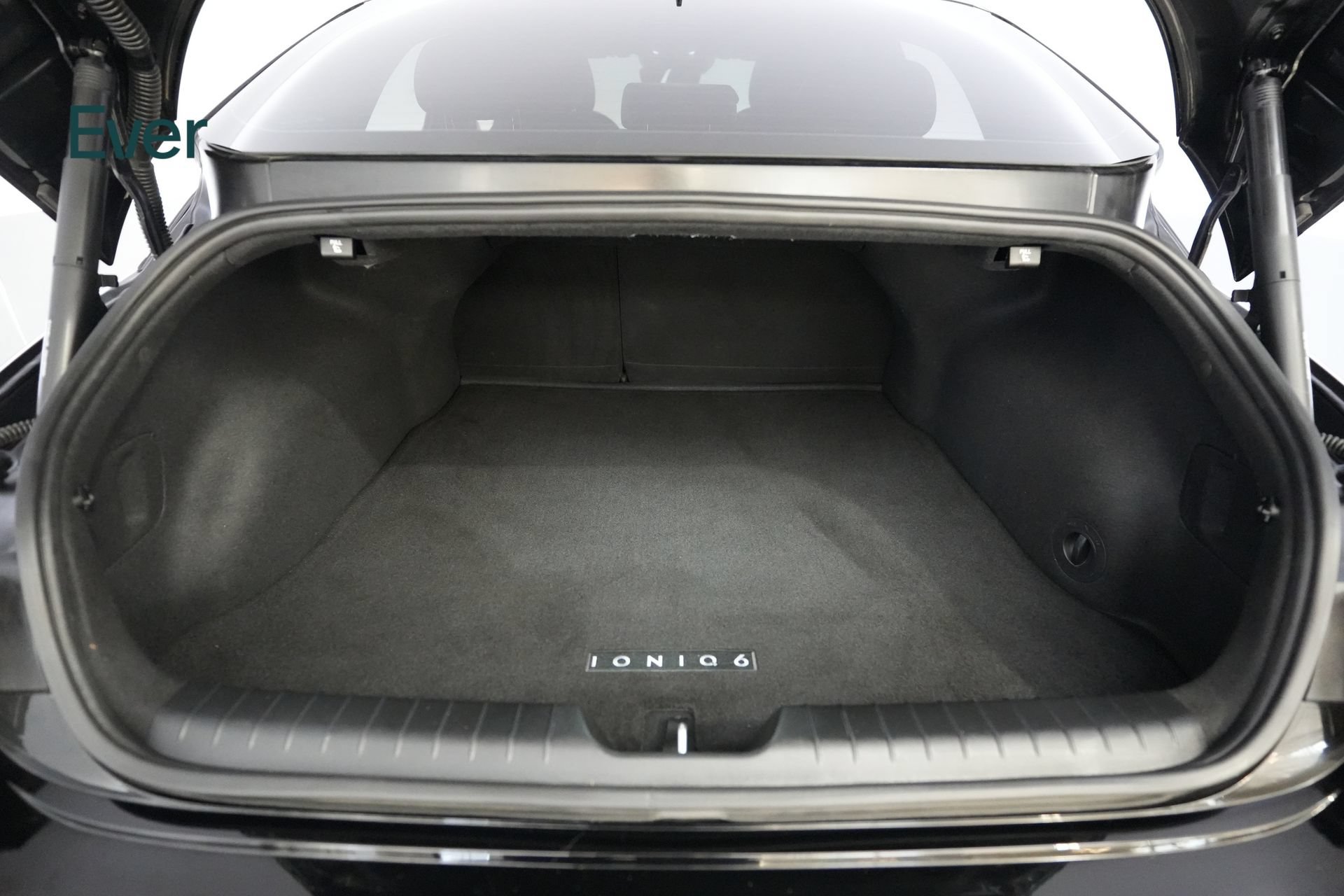 Used 2024 Hyundai Ioniq 6 SEL RWD image 8