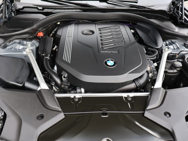 Used 2023 BMW 540i xDrive w/ Executive Package image 28