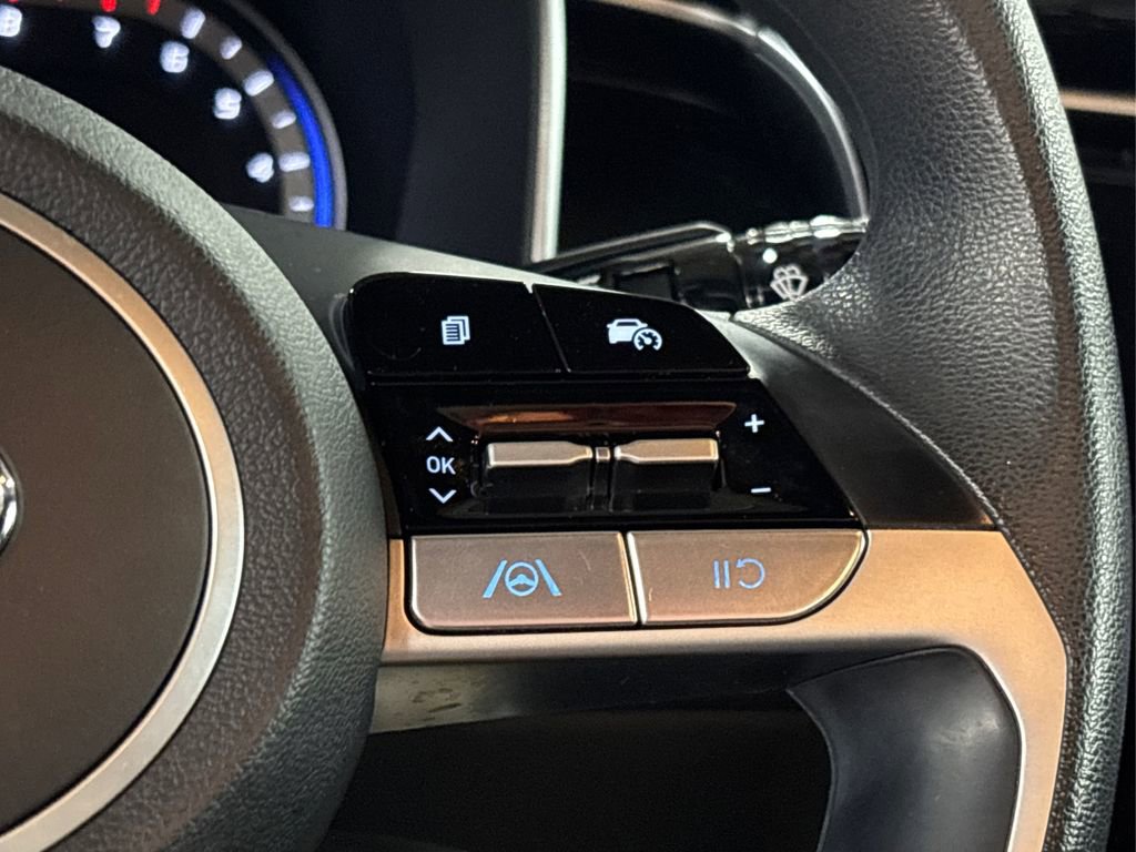 Used 2023 Hyundai Santa Cruz SE w/ Cargo Package image 23