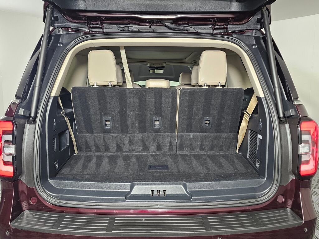 Used 2024 Ford Expedition Limited image 15