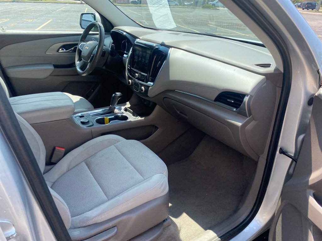 Used 2018 Chevrolet Traverse LT image 25