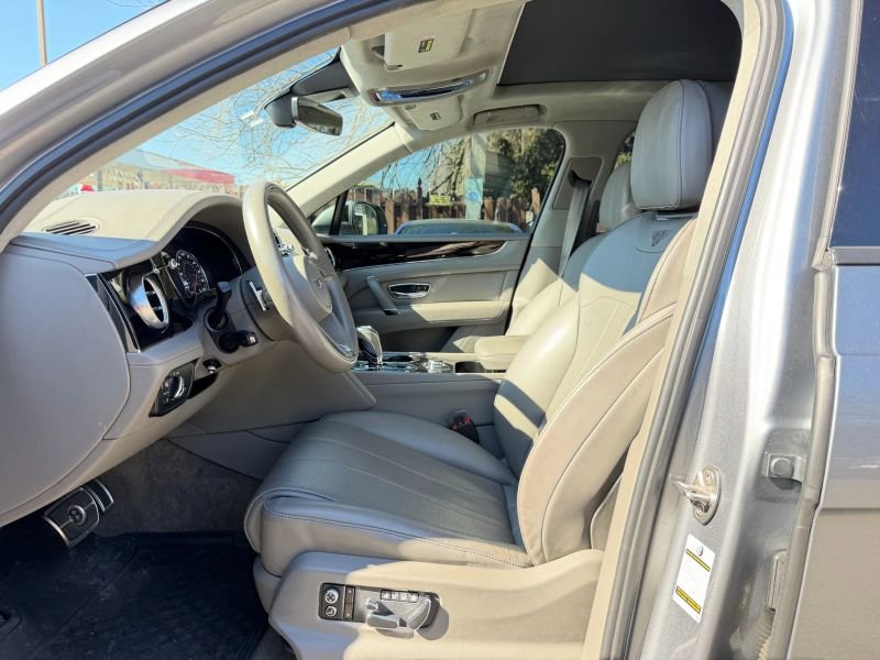 Used 2019 Bentley Bentayga image 10