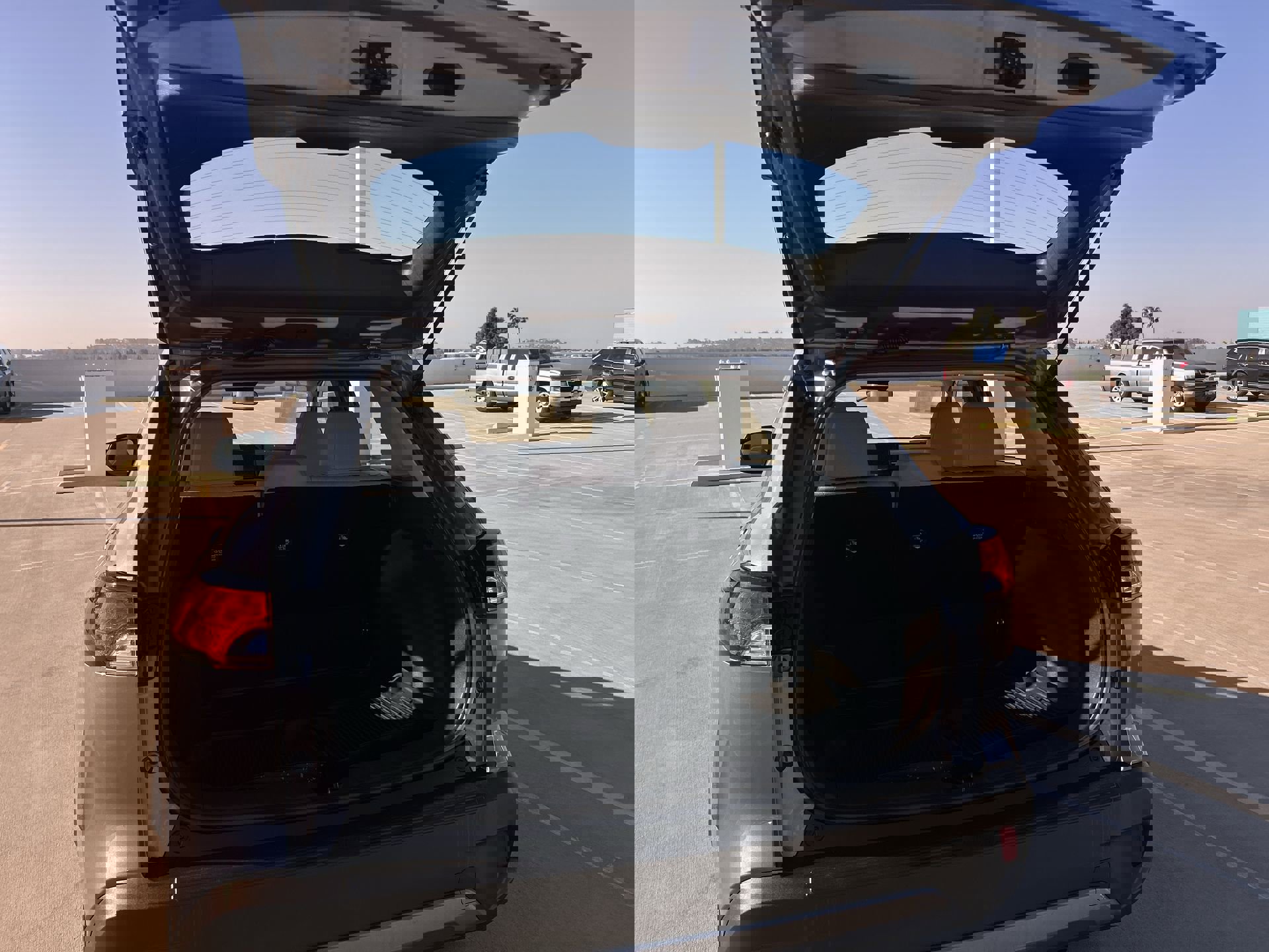 Used 2025 Toyota Corolla Cross L image 19