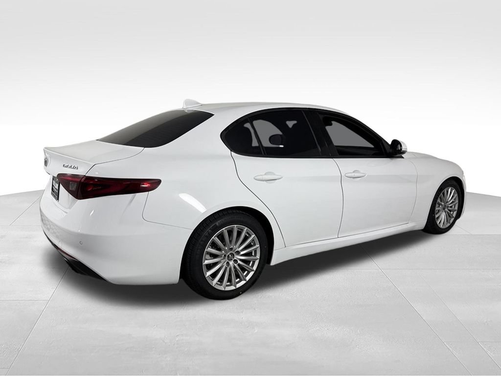 Used 2023 Alfa Romeo Giulia Sprint RWD image 7