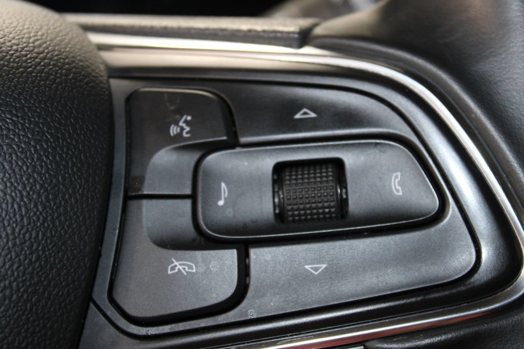 Used 2025 Buick Encore GX Preferred AWD/4WD image 40