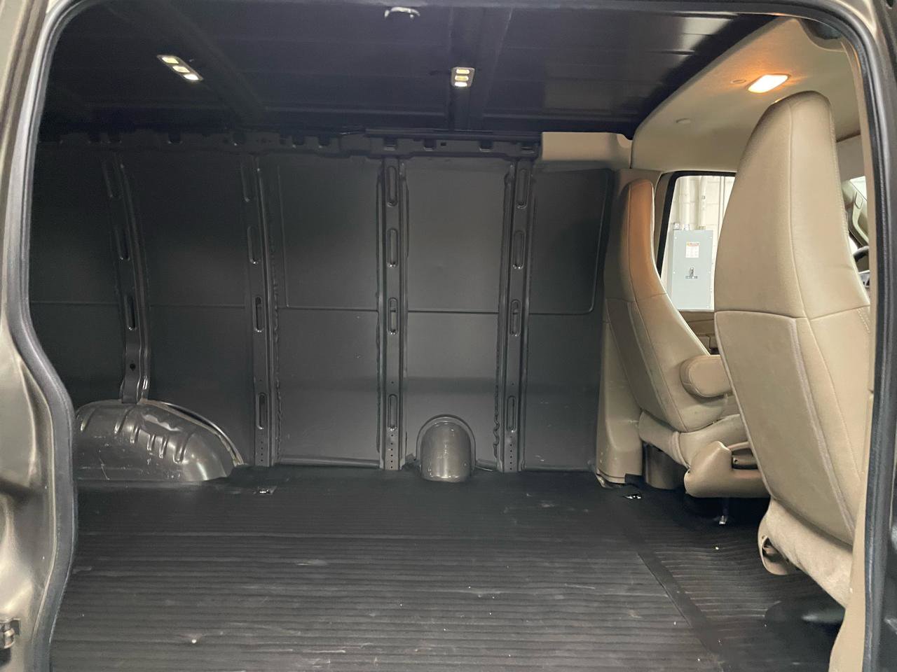 Used 2016 Chevrolet Express 2500 image 11