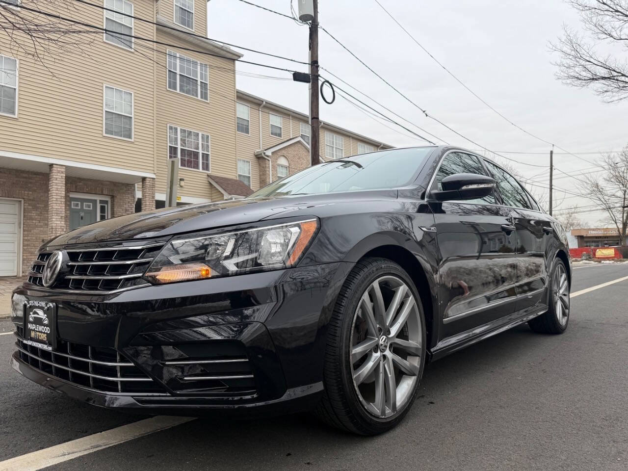 Used 2017 Volkswagen Passat 1.8T R-Line FWD image 2