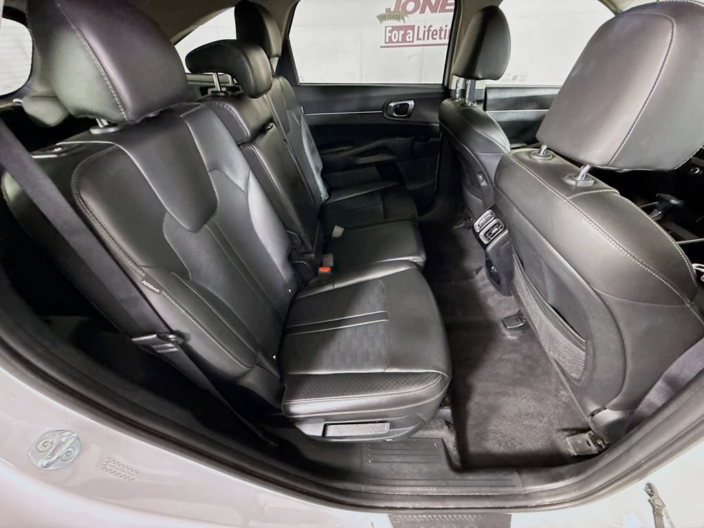 Certified 2024 Kia Sorento S AWD/4WD image 31