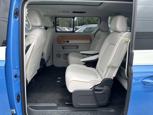 New 2025 Volkswagen ID. Buzz Pro S Plus AWD/4WD image 9