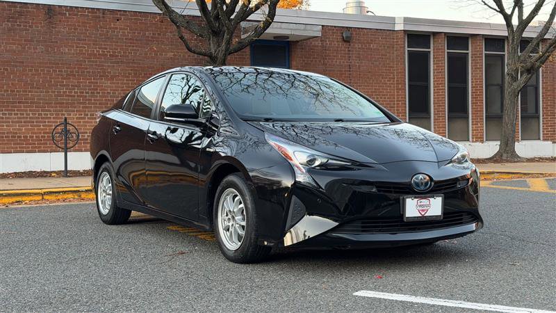 Used 2018 Toyota Prius Two image 2