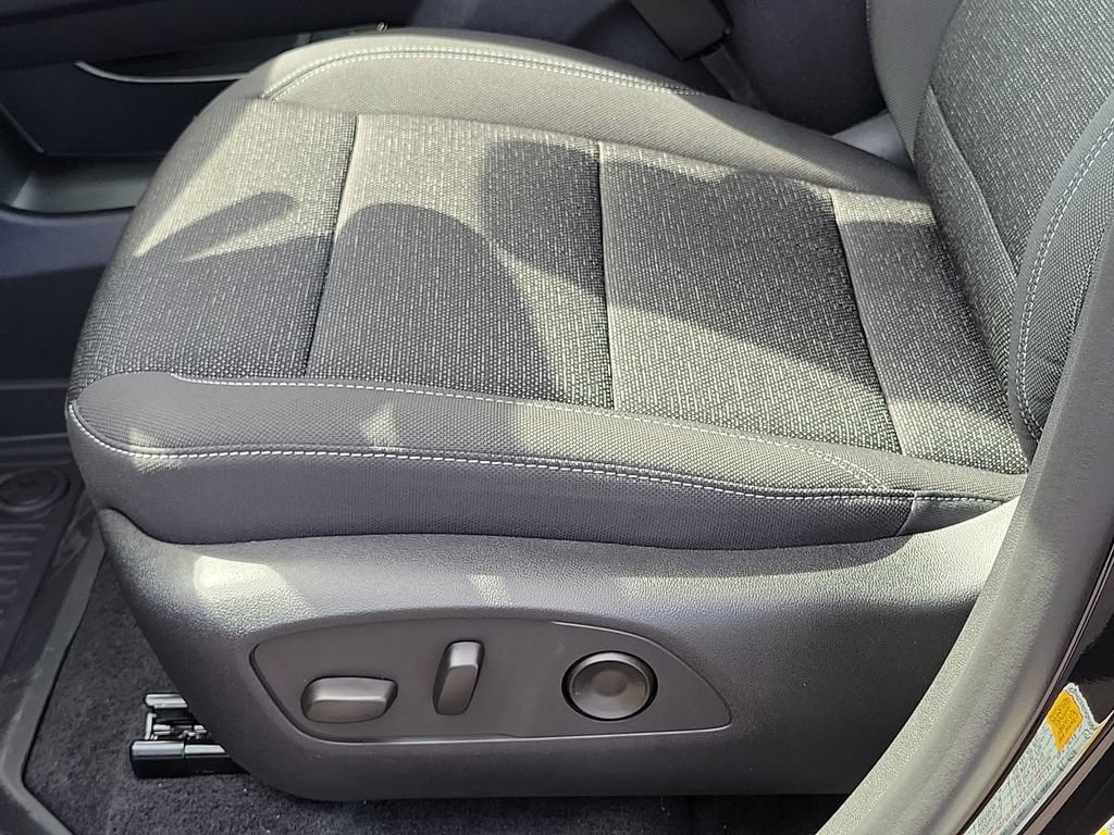New 2027 Chevrolet Traverse LT w/ Midnight/Sport Edition FWD image 15