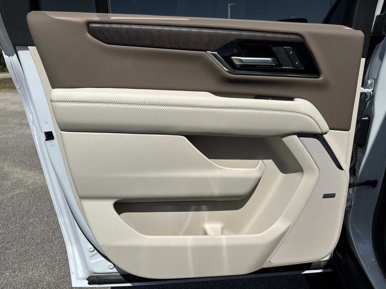 New 2026 GMC Yukon XL Denali w/ Sun & Power Step Package image 13