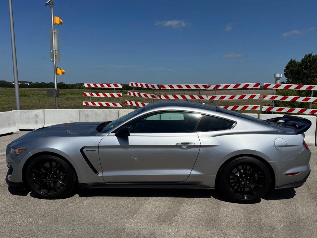Used 2020 Ford Mustang Shelby GT350 w/ Technology Package RWD image 12