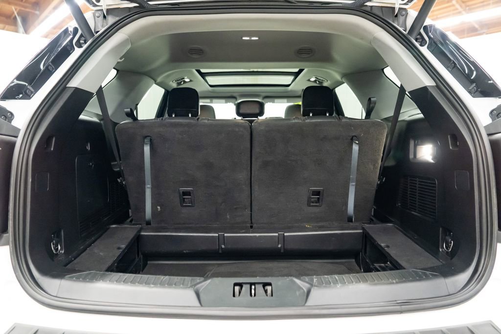 Used 2020 Ford Explorer XLT w/ Equipment Group 202A image 8