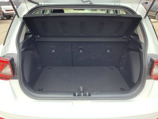 Certified 2026 Hyundai Venue SEL FWD image 16