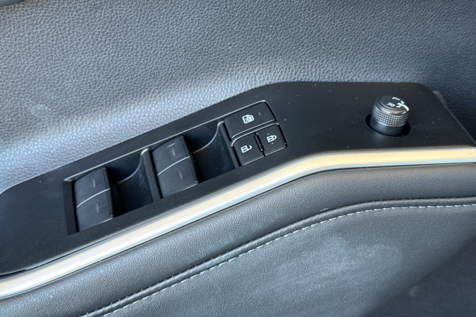 Used 2026 Toyota Highlander XLE AWD/4WD image 14