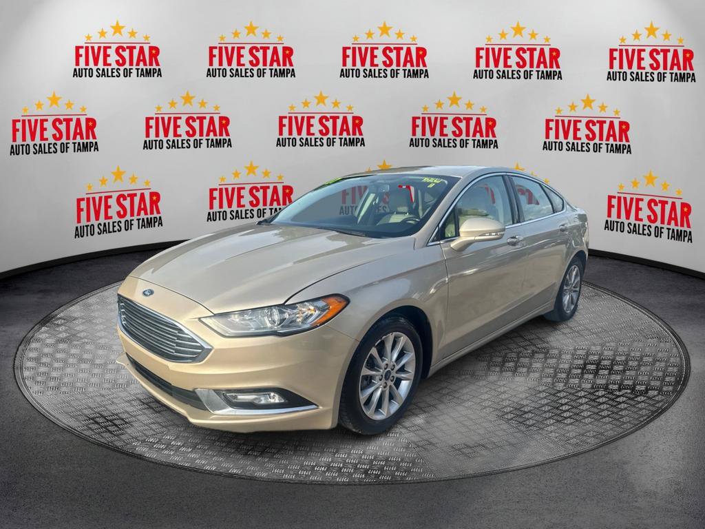 Used 2017 Ford Fusion SE w/ Fusion SE Technology Package FWD image 3