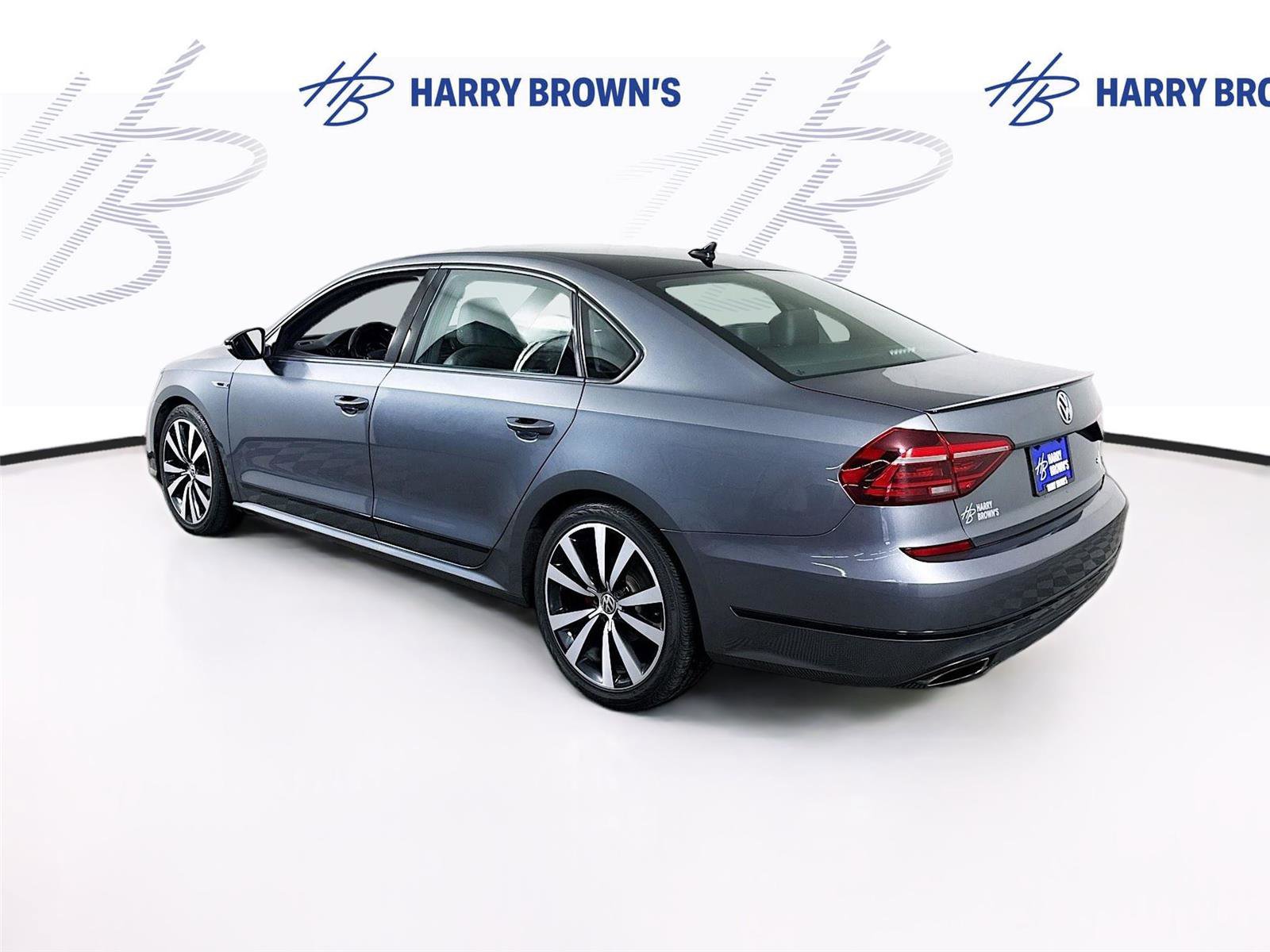 Used 2018 Volkswagen Passat 3.6 image 28