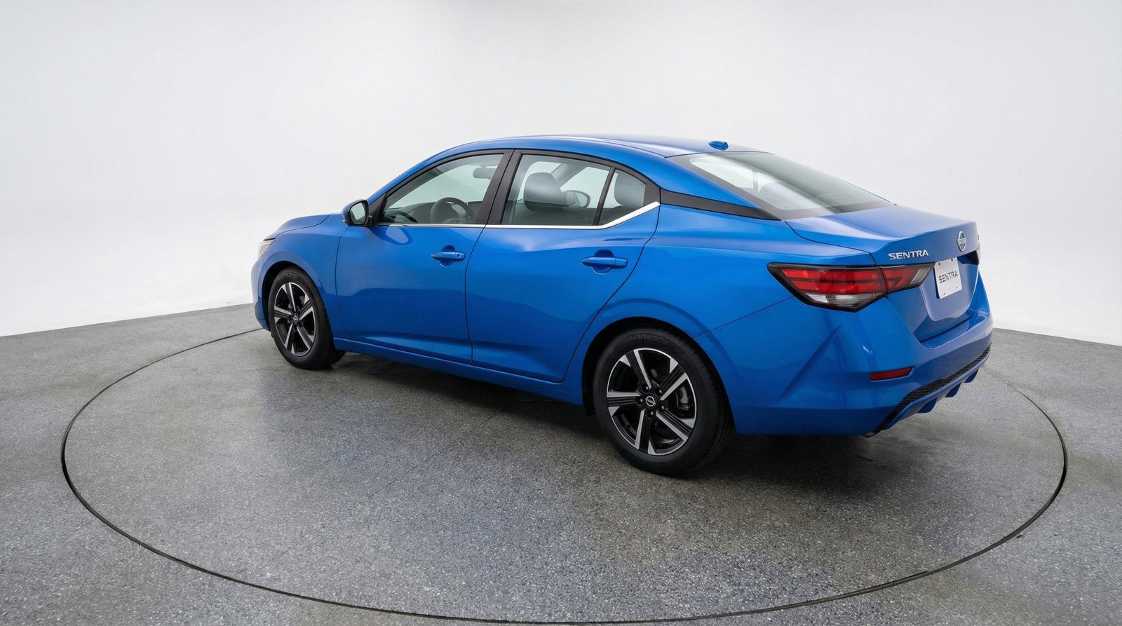 Used 2025 Nissan Sentra SV FWD image 6