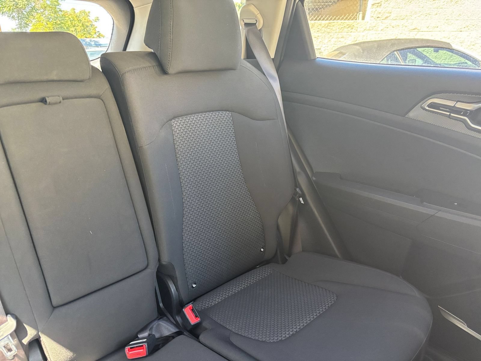 Used 2025 Kia Sportage LX AWD/4WD image 37