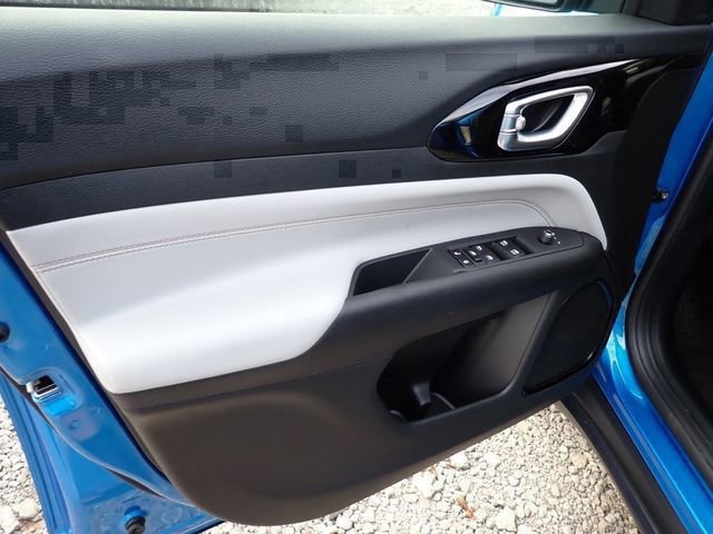 New 2026 Jeep Compass Limited image 16