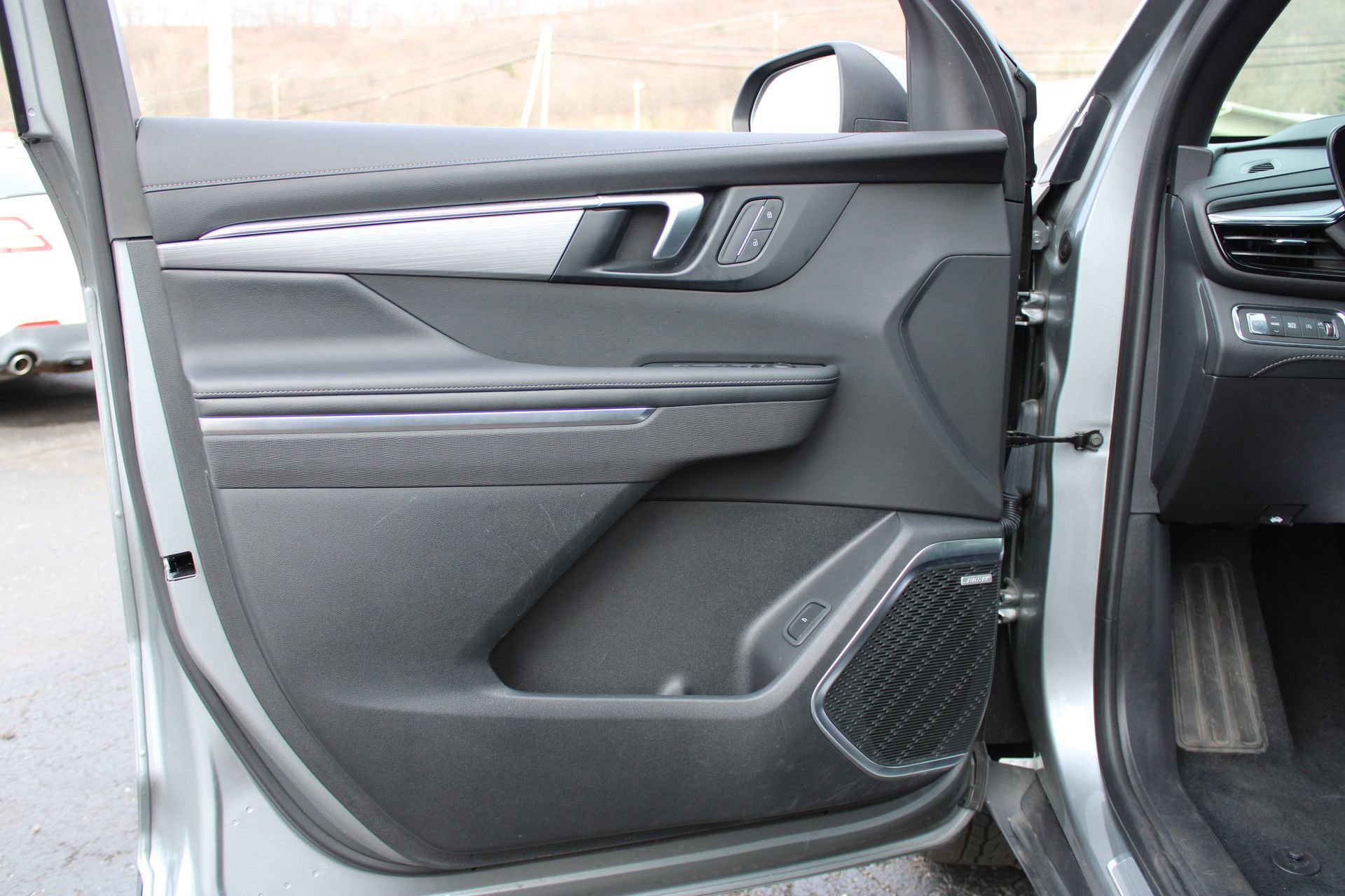 Used 2025 Buick Enclave Preferred image 12