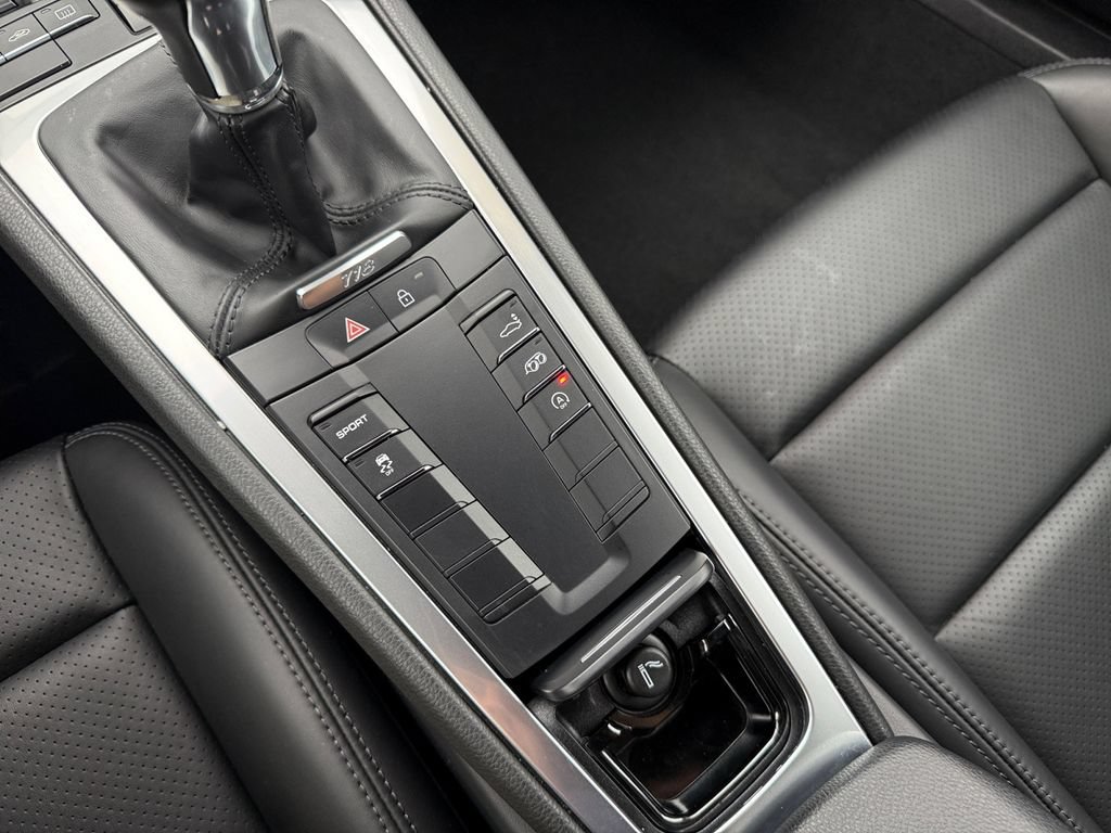 Used 2019 Porsche 718 Cayman RWD image 25