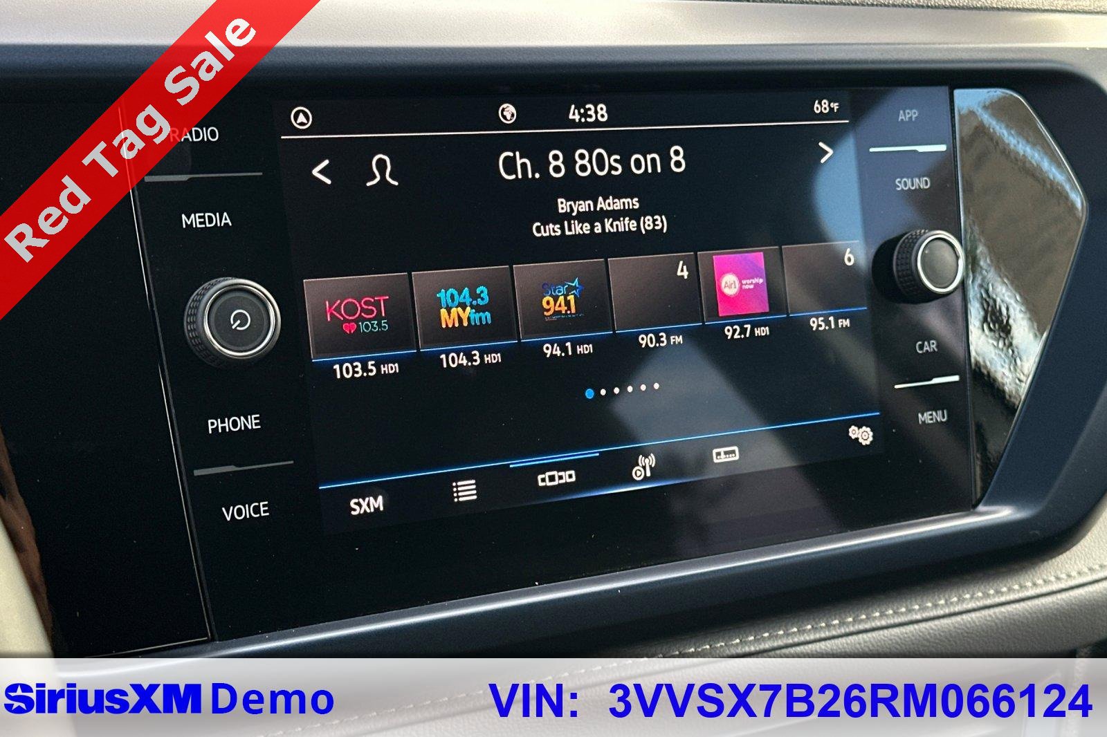 Certified 2024 Volkswagen Taos SE image 29