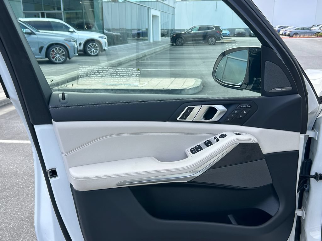 Used 2026 BMW X7 M60i AWD/4WD image 11