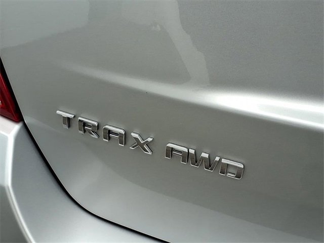 Used 2022 Chevrolet Trax LT w/ LT Convenience Package image 18