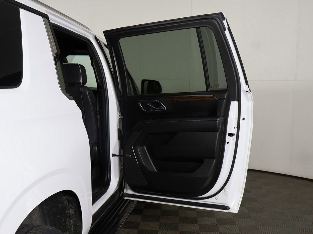Used 2023 Chevrolet Suburban Premier AWD/4WD image 26
