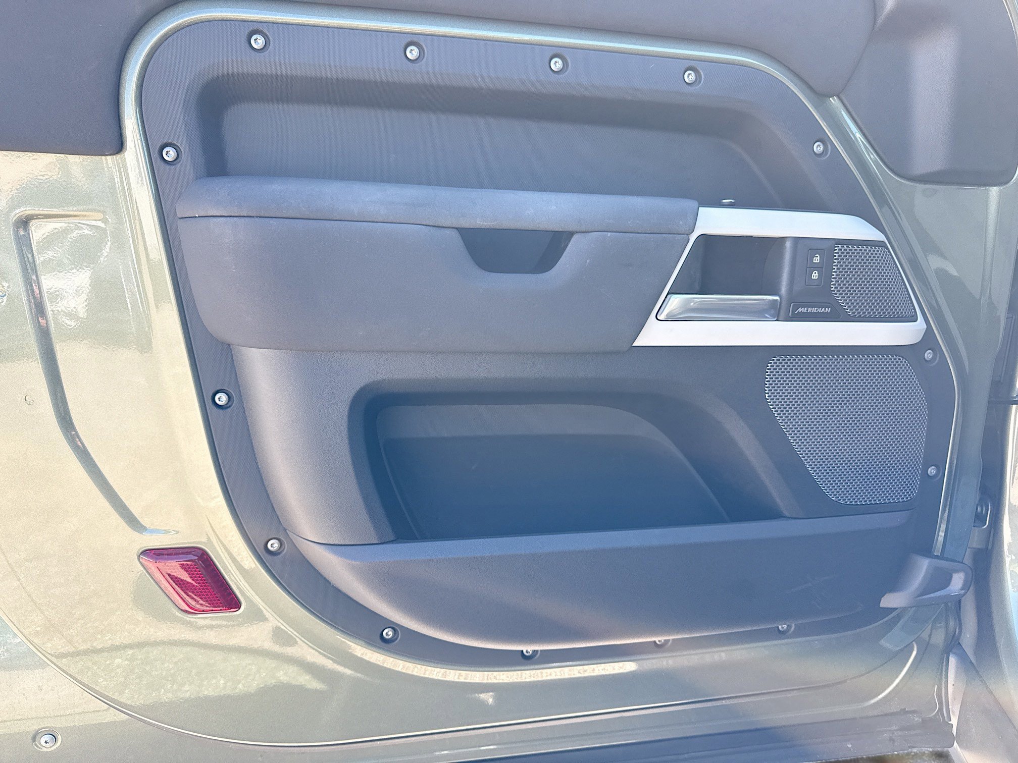 Used 2021 Land Rover Defender 90 First Edition image 22