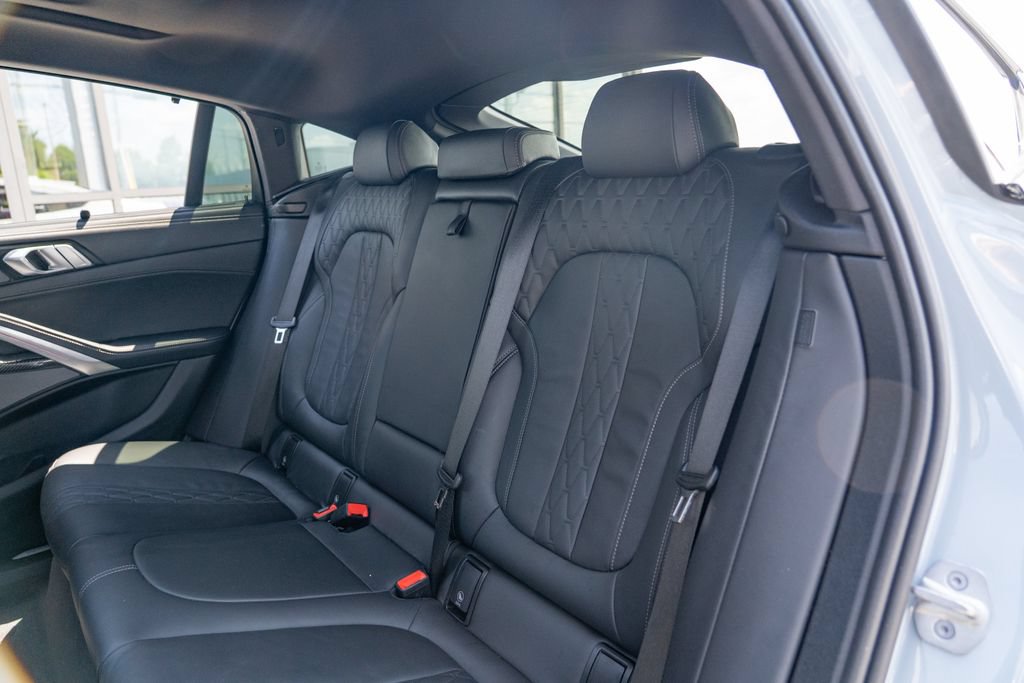 Used 2025 BMW X6 M60i w/ Executive Package AWD/4WD image 17