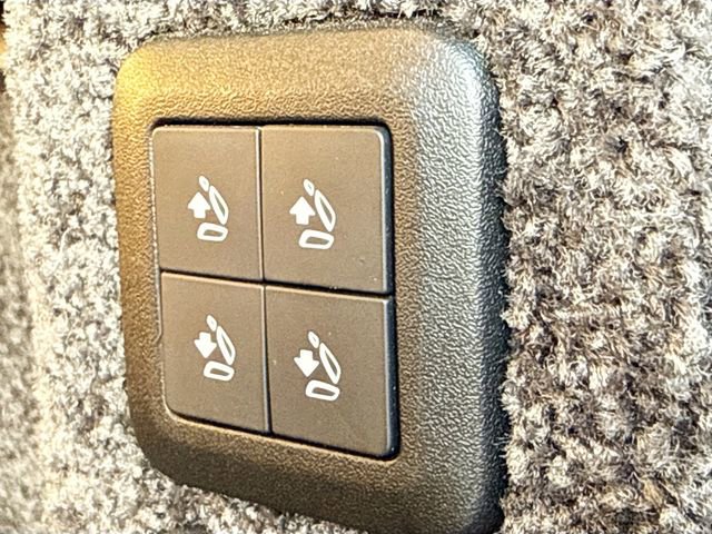 Used 2020 Land Rover Range Rover HSE image 13