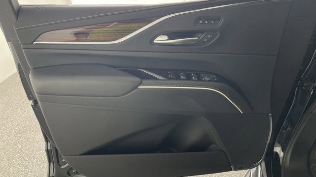 Used 2022 Cadillac Escalade ESV Premium Luxury image 35